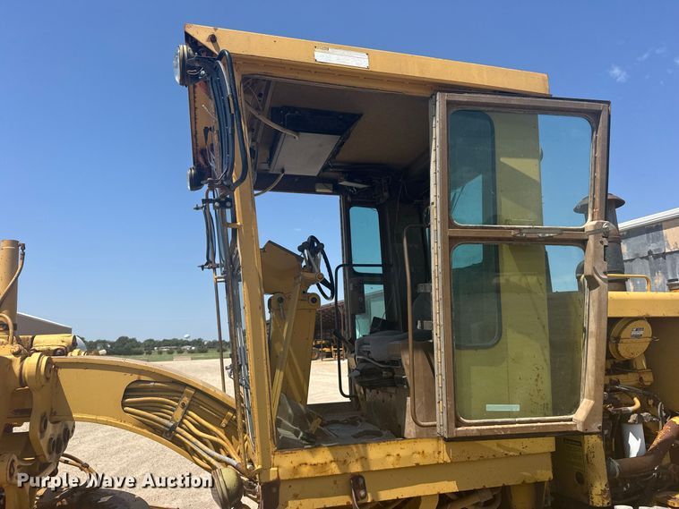 image for item DY3202 1990 Caterpillar 120G motor grader