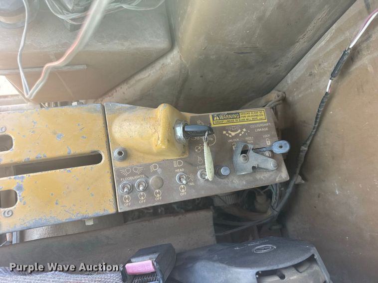 image for item DY3202 1990 Caterpillar 120G motor grader
