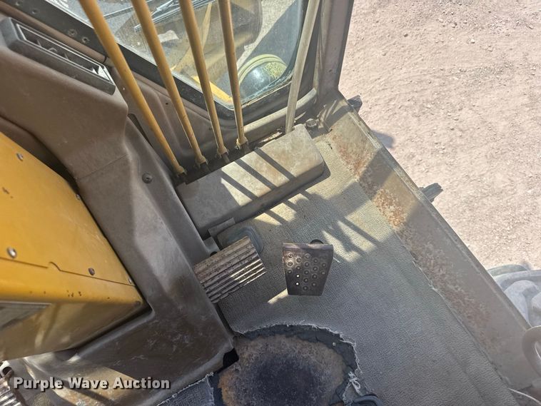 image for item DY3202 1990 Caterpillar 120G motor grader