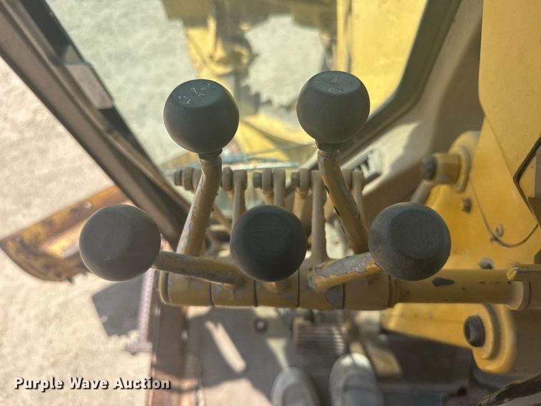 image for item DY3202 1990 Caterpillar 120G motor grader