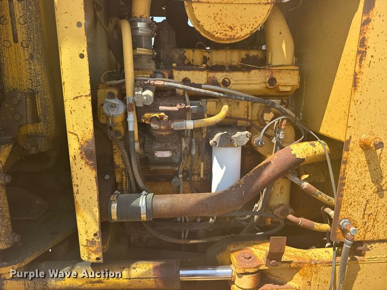 image for item DY3202 1990 Caterpillar 120G motor grader