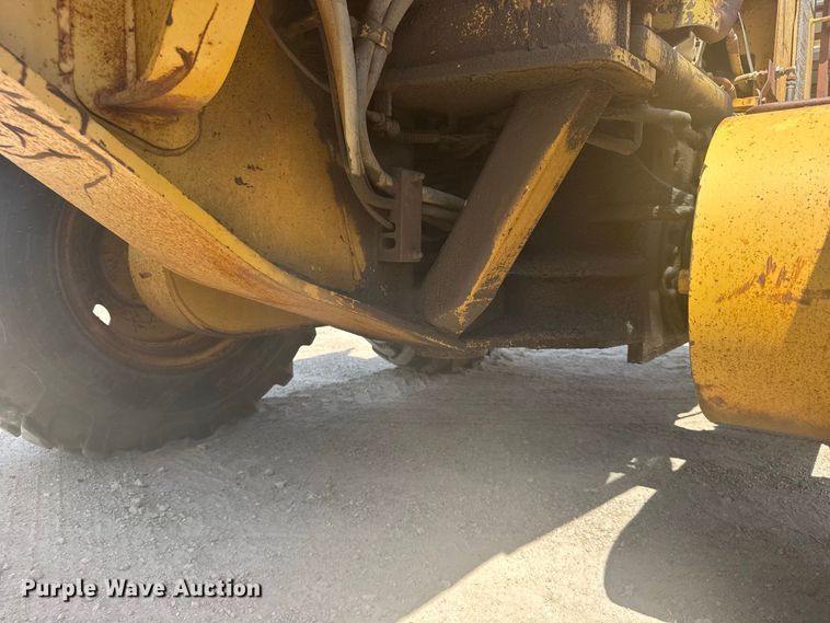 image for item DY3202 1990 Caterpillar 120G motor grader