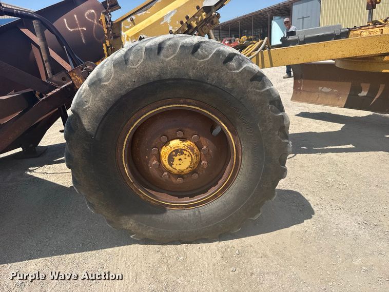 image for item DY3202 1990 Caterpillar 120G motor grader