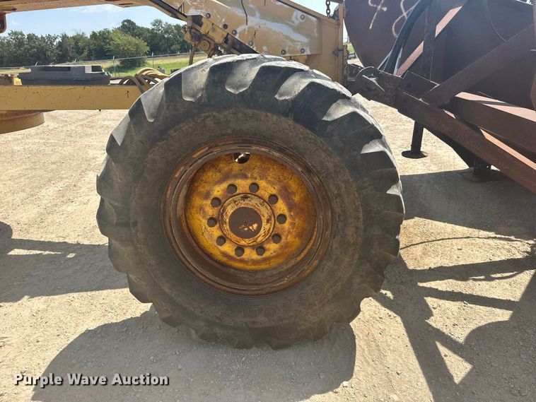 image for item DY3202 1990 Caterpillar 120G motor grader