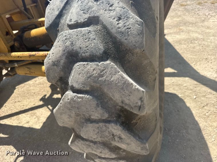 image for item DY3202 1990 Caterpillar 120G motor grader