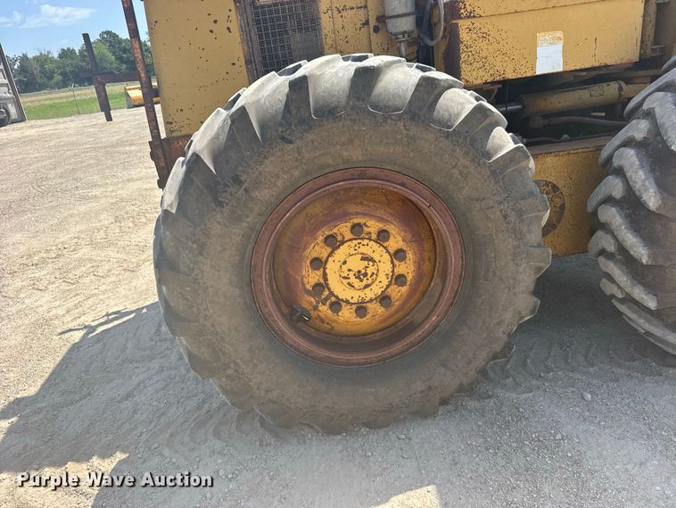 image for item DY3202 1990 Caterpillar 120G motor grader