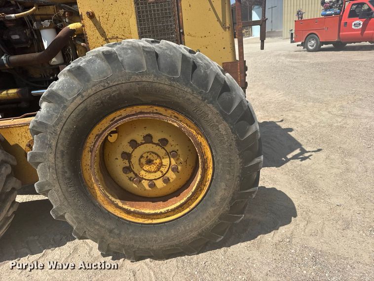 image for item DY3202 1990 Caterpillar 120G motor grader