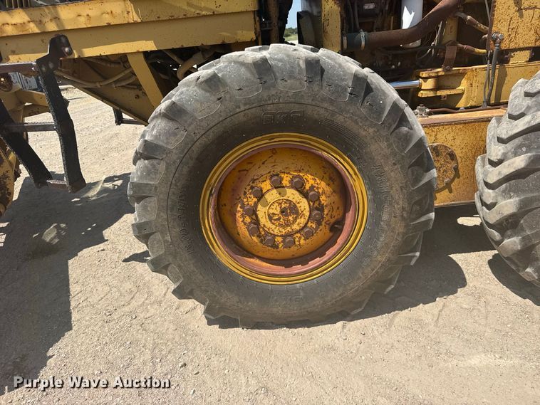 image for item DY3202 1990 Caterpillar 120G motor grader