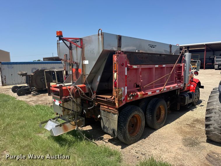 image for item DY3203 1997 International F4900 dump truck