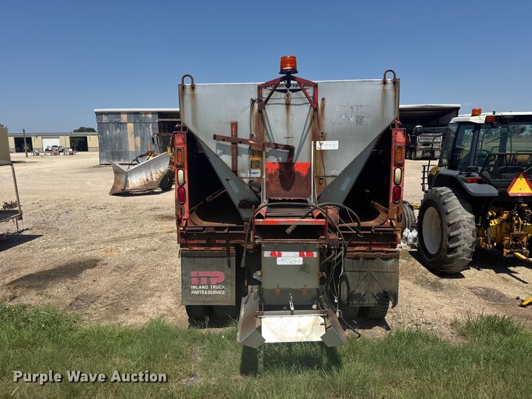 image for item DY3203 1997 International F4900 dump truck