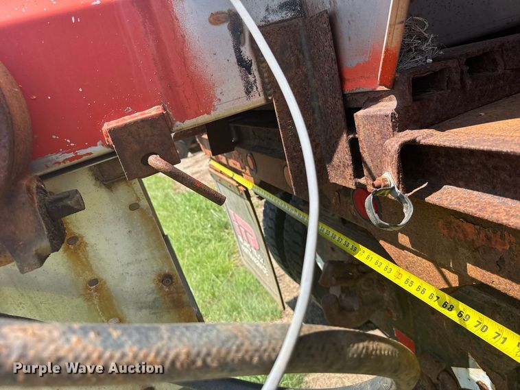 image for item DY3203 1997 International F4900 dump truck