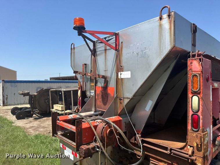 image for item DY3203 1997 International F4900 dump truck
