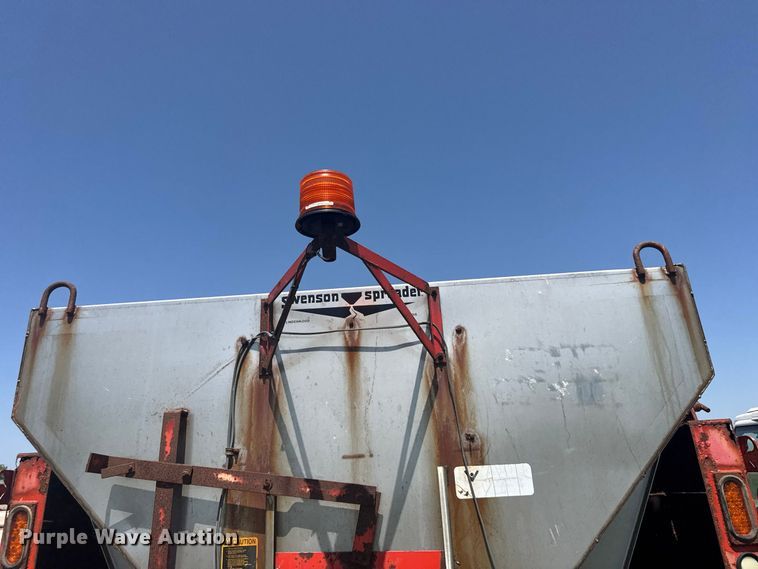 image for item DY3203 1997 International F4900 dump truck