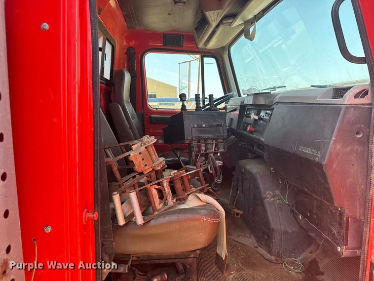 image for item DY3203 1997 International F4900 dump truck