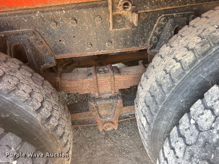 image for item DY3203 1997 International F4900 dump truck