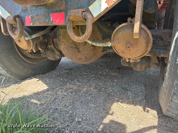 image for item DY3203 1997 International F4900 dump truck