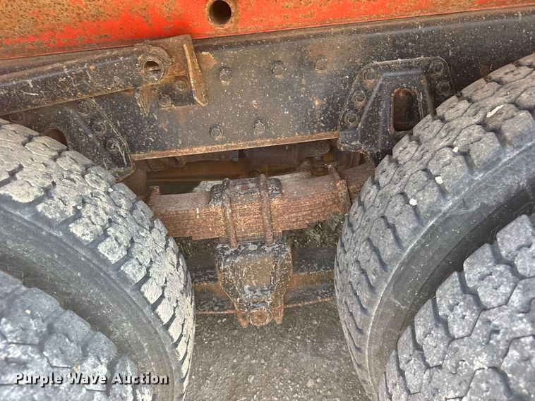 image for item DY3203 1997 International F4900 dump truck