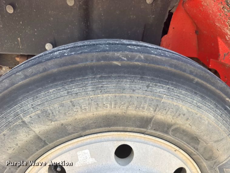 image for item DY3203 1997 International F4900 dump truck