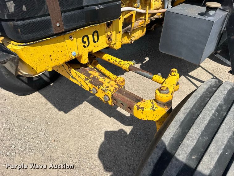 image for item DY3204 New Holland TS100 tractor