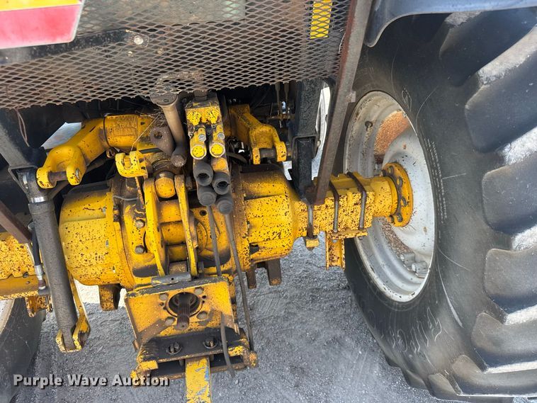 image for item DY3204 New Holland TS100 tractor