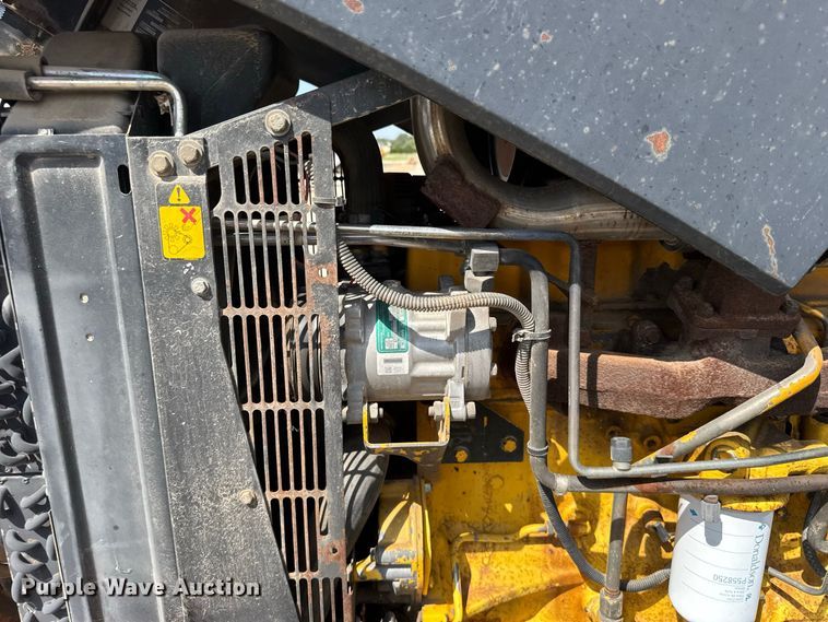 image for item DY3204 New Holland TS100 tractor