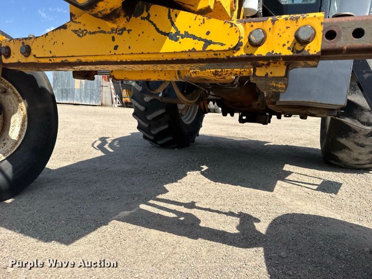 image for item DY3204 New Holland TS100 tractor