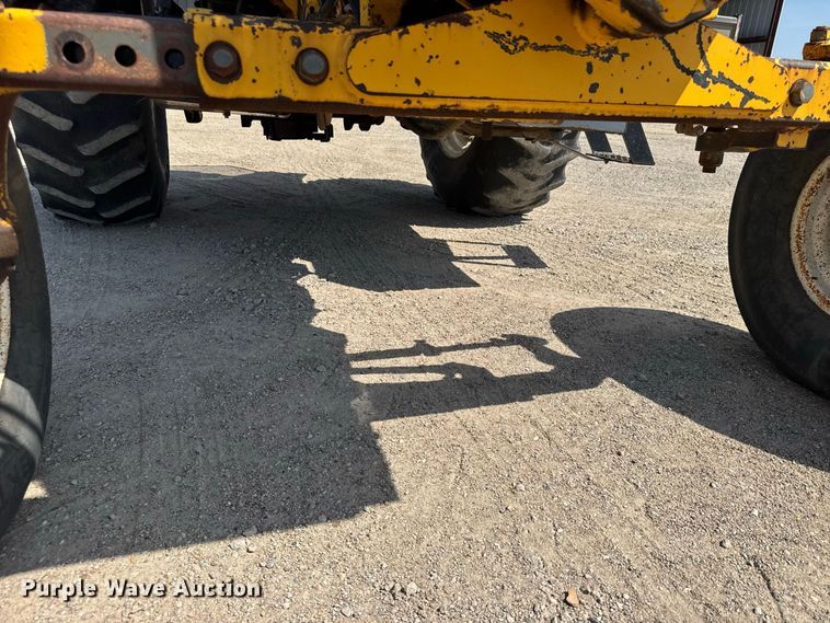 image for item DY3204 New Holland TS100 tractor