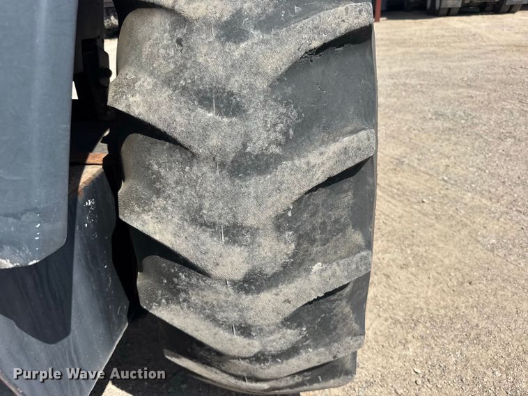 image for item DY3204 New Holland TS100 tractor