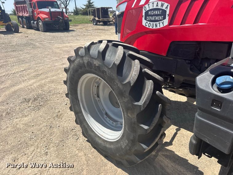 image for item DY3205 2013 Massey Ferguson 6615 MFWD tractor
