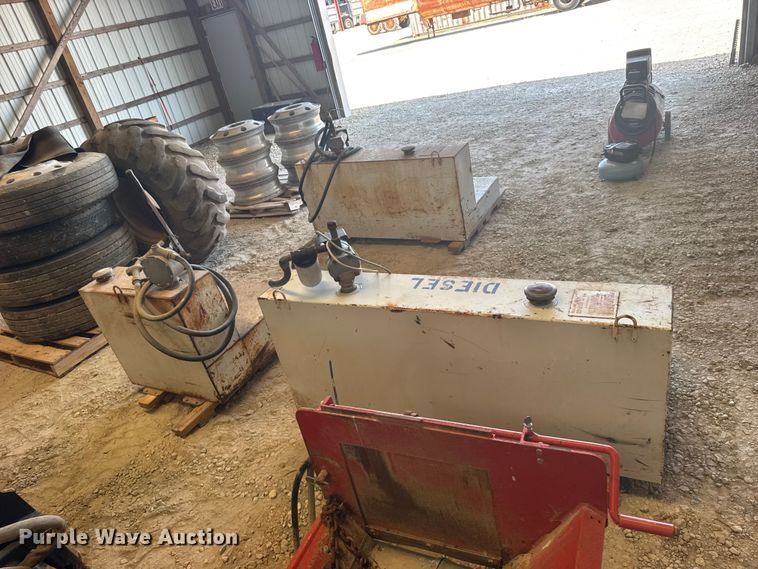 image for item DY3208 (3) fuel tanks