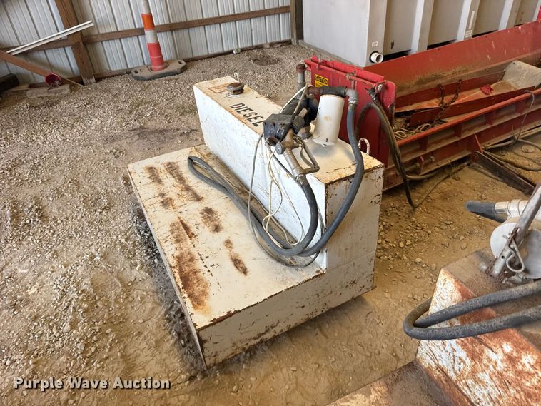image for item DY3208 (3) fuel tanks