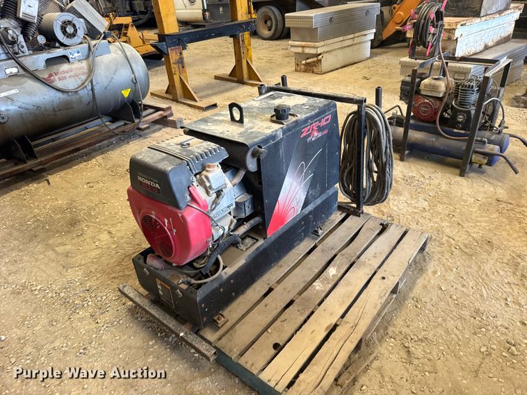 image for item DY3211 Red-D-Arc ZE-10 welder/generator