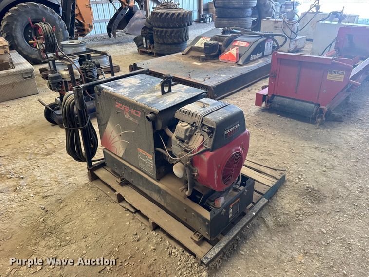 image for item DY3211 Red-D-Arc ZE-10 welder/generator