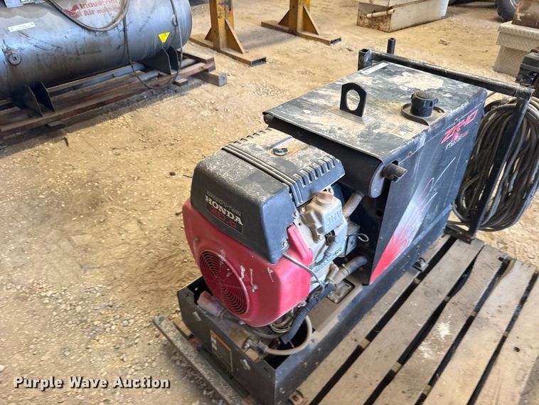 image for item DY3211 Red-D-Arc ZE-10 welder/generator