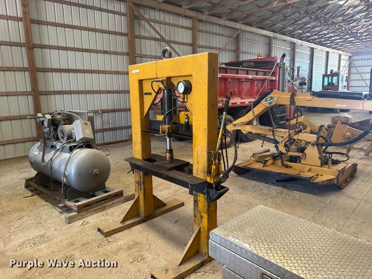 Hydraulic press