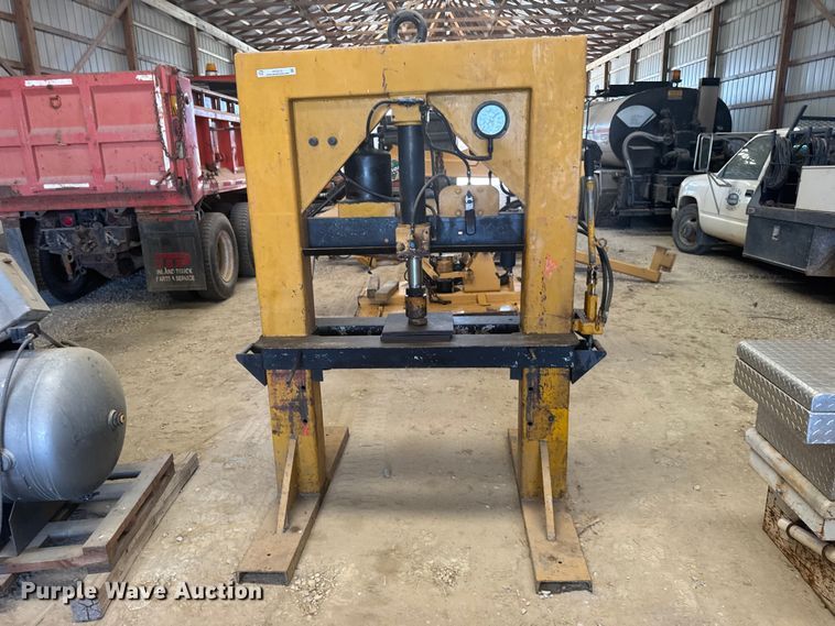 image for item DY3213 Hydraulic press