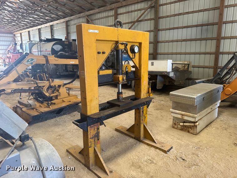 image for item DY3213 Hydraulic press