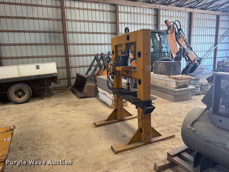 image for item DY3213 Hydraulic press