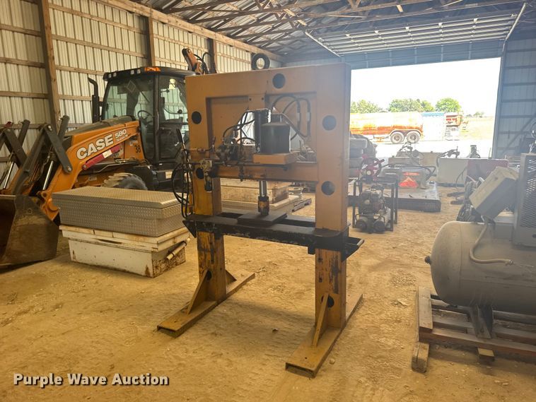 image for item DY3213 Hydraulic press