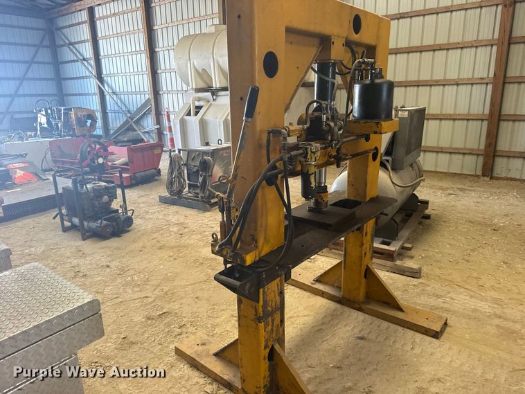 image for item DY3213 Hydraulic press