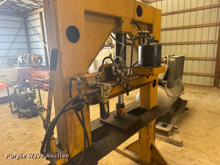 image for item DY3213 Hydraulic press