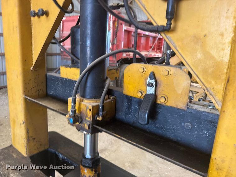 image for item DY3213 Hydraulic press