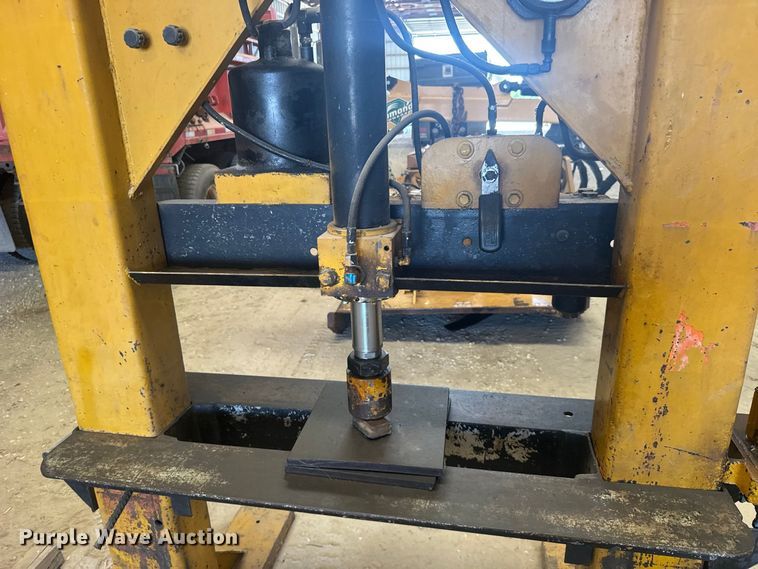image for item DY3213 Hydraulic press