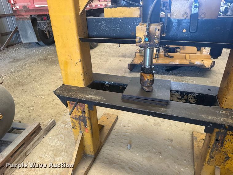 image for item DY3213 Hydraulic press