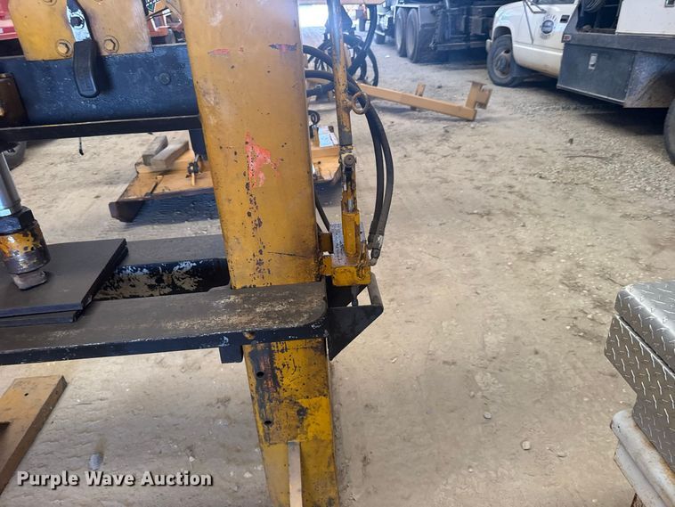 image for item DY3213 Hydraulic press
