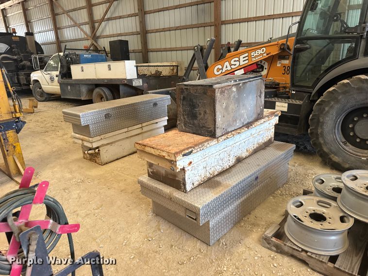 image for item DY3214 (5) toolboxes