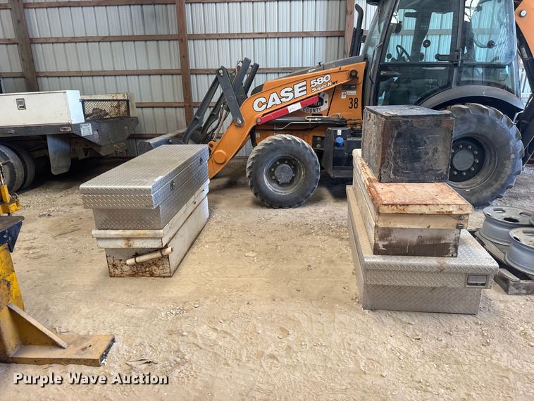 image for item DY3214 (5) toolboxes