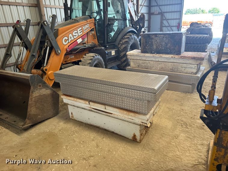 image for item DY3214 (5) toolboxes