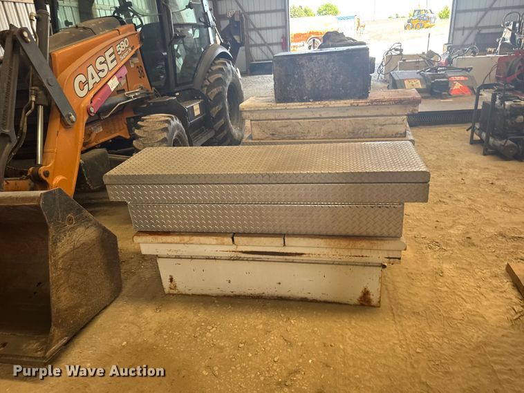 image for item DY3214 (5) toolboxes