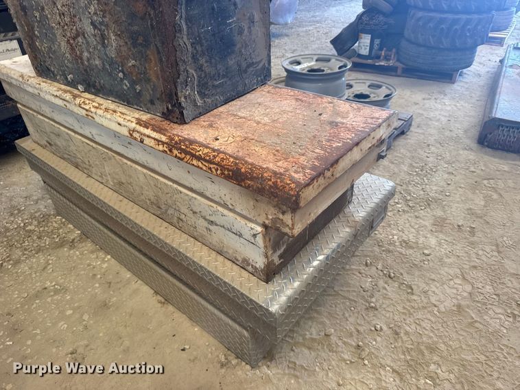 image for item DY3214 (5) toolboxes